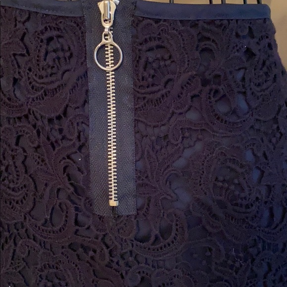 Skye's the Limit Skirt Size 8 - Picture 4 of 6